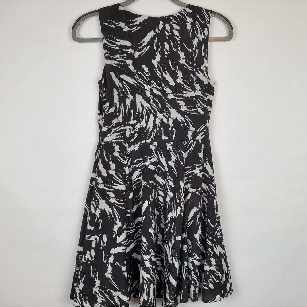 Express sleeveless dress size 2 - Picture 2 of 6